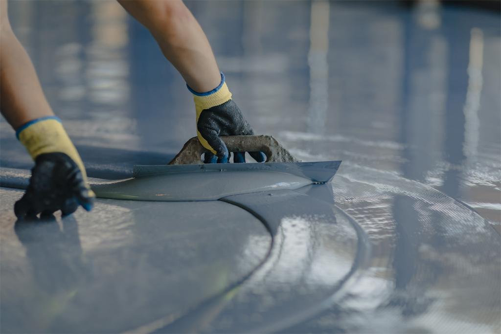 Posa in applicazione resina
